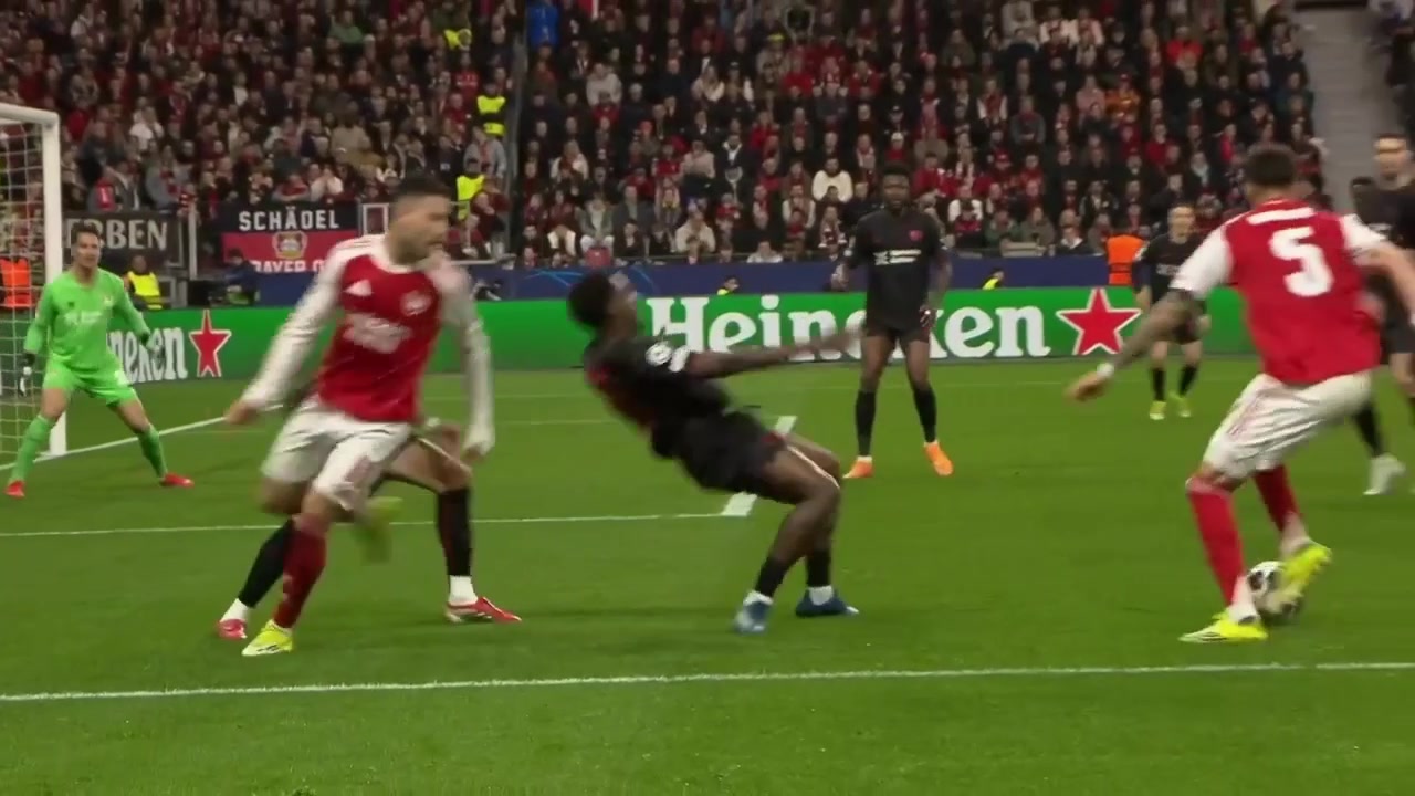 陶强龙单刀失良机 武汉三镇主场憾失关键得分