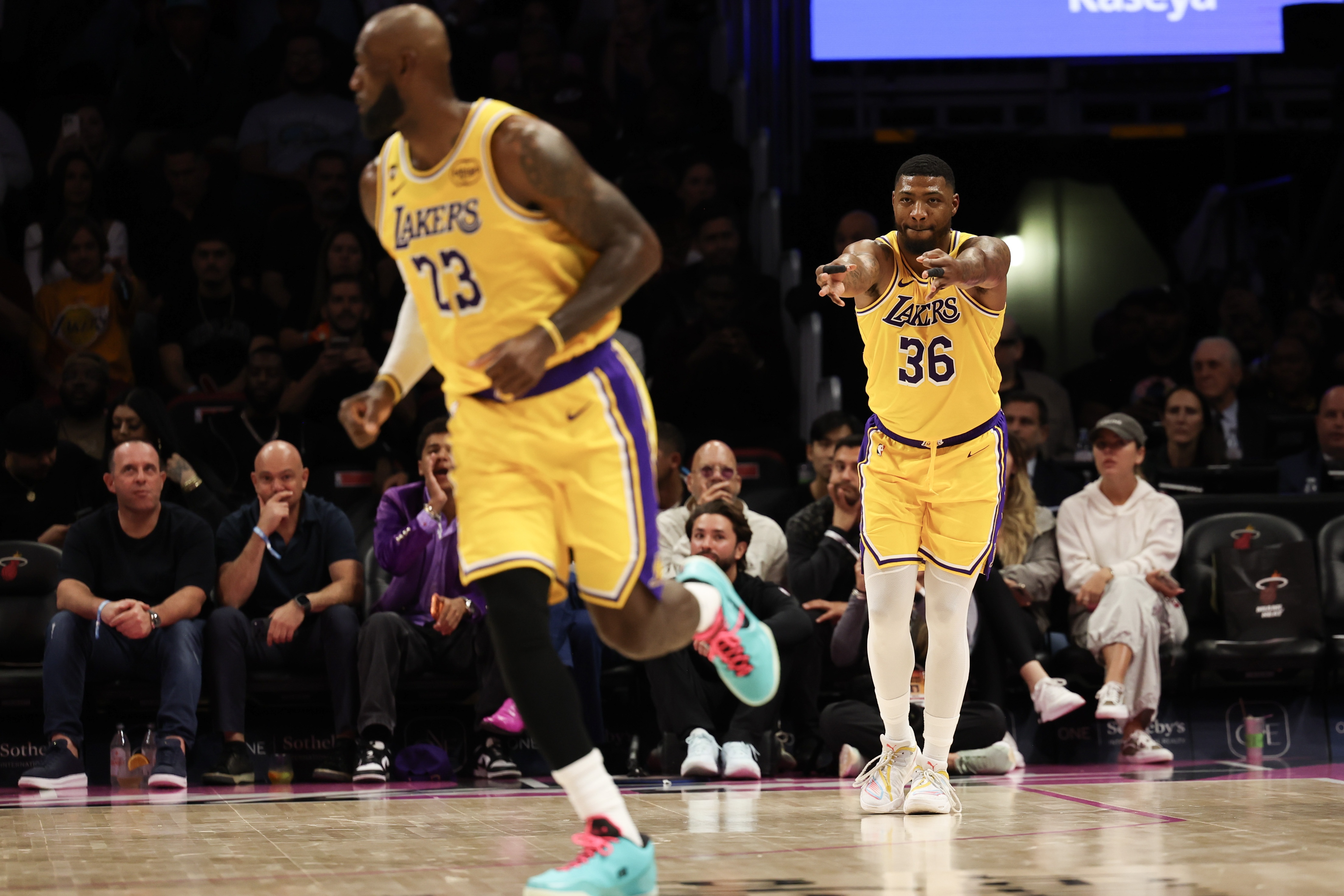 火箭放投詹姆斯斯玛特三分：命中率决定防守扭曲时机