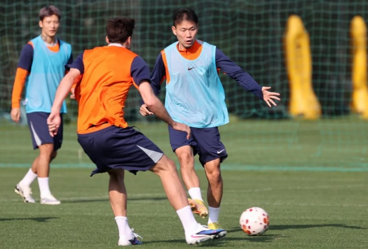 山东泰山基地完成赛前最后一练，明日客战西海岸