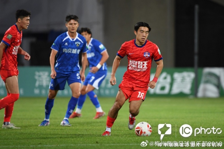 中甲第8轮:黄威、泽·维托尔破门 南京城市2-0送梅州四连败 中甲第8轮:黄威、泽·维托尔破门 南京城市2-0送梅州四连败