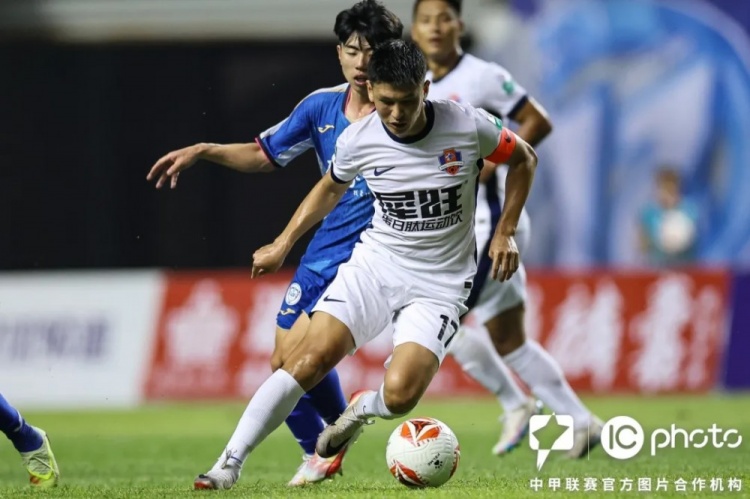 冯刚任意球破门,梅州客家1-0险胜石家庄功夫止连败颓势 冯刚任意球破门,梅州客家1-0险胜石家庄功夫止连败颓势