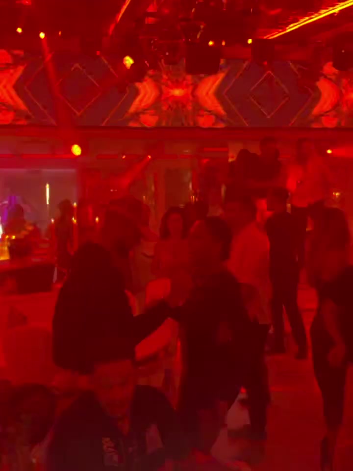 库里携妻子阿耶莎晒度假照 社媒更新坐船热舞视频 库里携妻子阿耶莎晒度假照 社媒更新坐船热舞视频